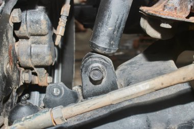 Görüntüyü yakınlaştır Düşük Şok Emici Bush ve Bolt ve Fren Kalipçisi ve Tekerlek İnbotu ve İç Bağlantı Çubuğu Ucu