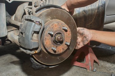 Araba Tamirhanesi ve Araba Tamirhanesi Ön Tekerlek Merkezi