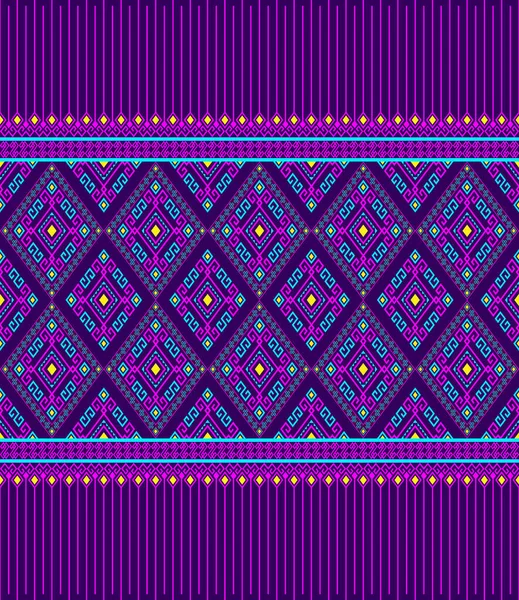 对称菱形几何波希米亚风格服装 包装设计中紫色背景下的洋红色绿松石族或部落无缝线图案 — 图库矢量图片
