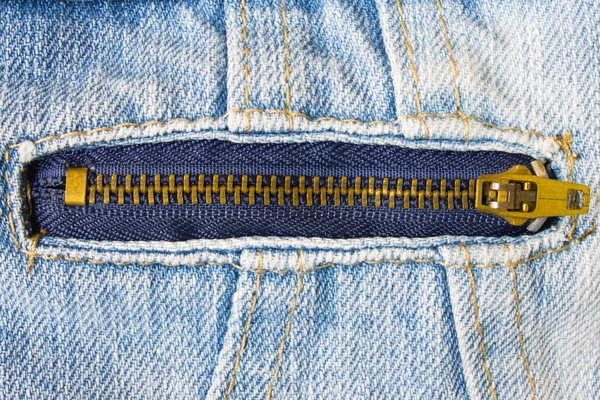 Messing Zip op Jeans jas — Stockfoto