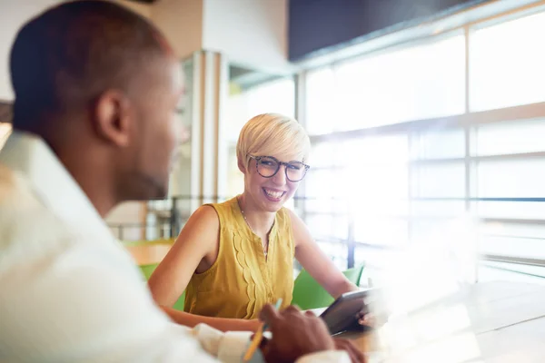 Two creative millenial small business owners — Stock Photo, Image