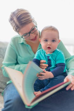 Şirin Bebek annesi ile okuma