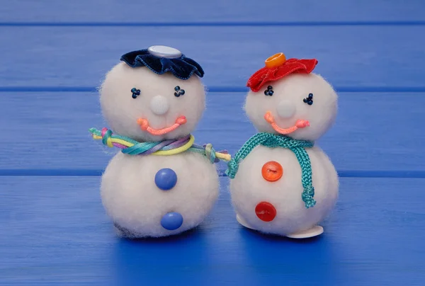 Bonecos de neve são feitos de syntepon . Fotografias De Stock Royalty-Free