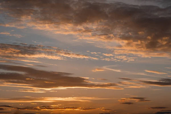Красивий Приголомшливий Захід Сонця Над Пагорбами Річкове Озеро Жовтого Помаранчевого — стокове фото