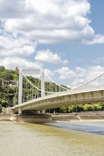 Puente Erzsebet, Budapest, Hungría — Foto de Stock