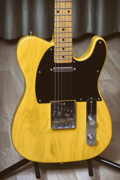 Close Shot Yellow Electric Guitar Black Pickguard — Stock Photo, Image