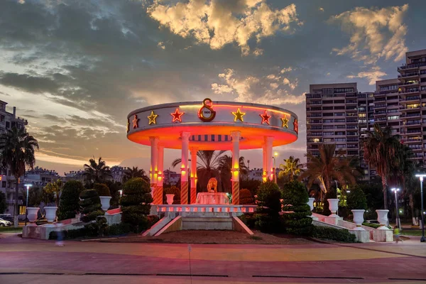 Plaza Galatasaray Mezitli Mersin Turquía — Foto de Stock