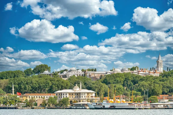トプカピ宮殿とバスケットメーカーキオスク 9月カスリ イスタンブール トルコ — ストック写真