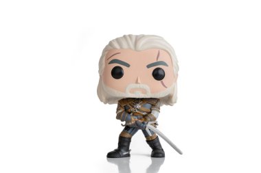 ISTANBUL, TURKEY, FEBRUARY 11, 2021: Funko 'dan komik Rivia figürü, kurgusal bir karakter ve Polonyalı yazar A. Sapkowski' nin The Witcher serisinin baş kahramanı.