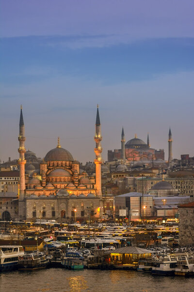 Новая мечеть и собор Святой Софии, Стамбул, Турция
