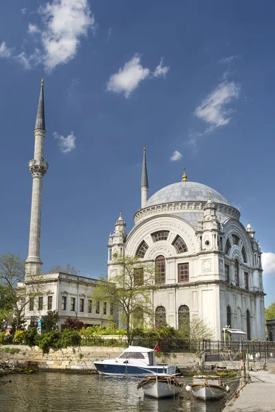 Dolmabahce Moschee, Istanbul, Türkei — Stockfoto