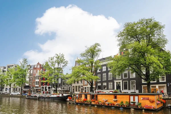 Amsterdam canals, Países Bajos — Foto de Stock