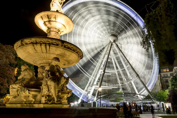 Danubius Fountain And Sziget's Eye, Budapest, Hungary — Stock Photo, Image