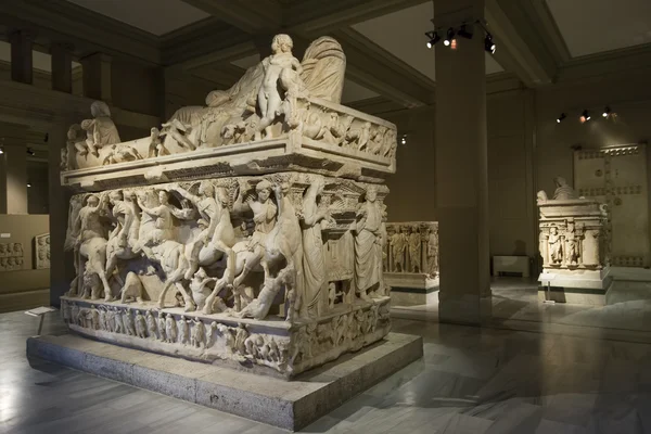 Sidamara sarkofagu w Muzeum Archeologiczne w Stambule, Turcja — Zdjęcie stockowe