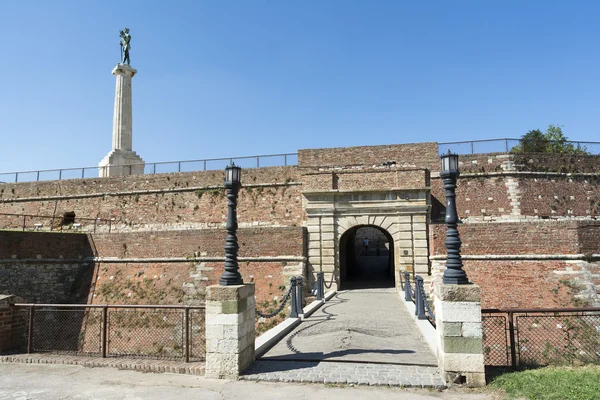 Puerta del Rey en la fortaleza de Belgrado, Serbia — Foto de Stock