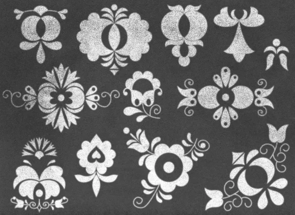 Ornamentos folclóricos morávios em quadro-negro — Fotografia de Stock