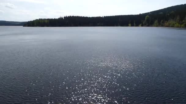 Vagues sur le réservoir — Video