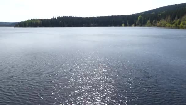 Vagues sur le réservoir — Video