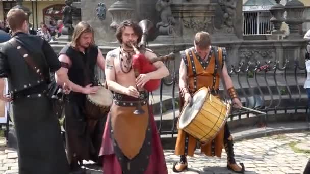 Grupo de música medieval Canora en Teplice — Vídeo de stock