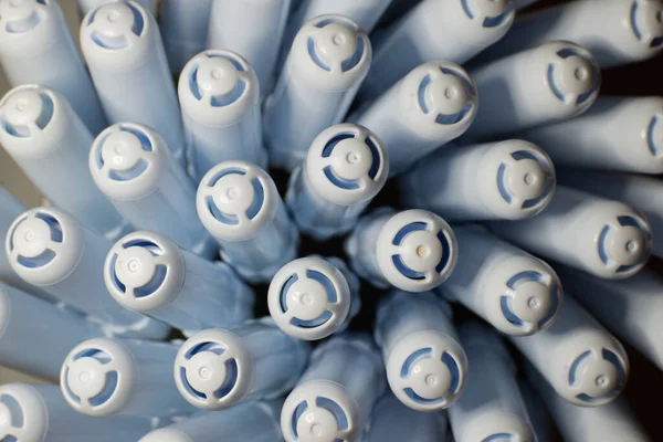 Güzel bir geometrik kompozisyonda düzenlenmiş kepleri var.