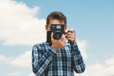 Fotoğrafçı vintage fotoğraf makinesi.