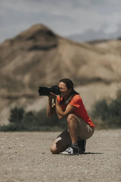 Sportfotografe Fotografeert Tabernas Desert Spanje Een Zonnige Dag Met Een — Stockfoto