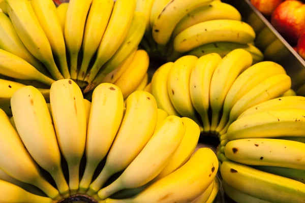 Group of bananas at market. — Stock Photo, Image