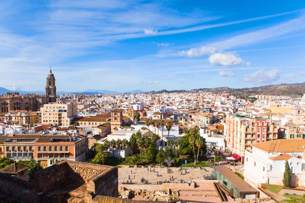 Paisaje urbano de Málaga desde Alcazaba. Andalucía, España . — Foto de Stock