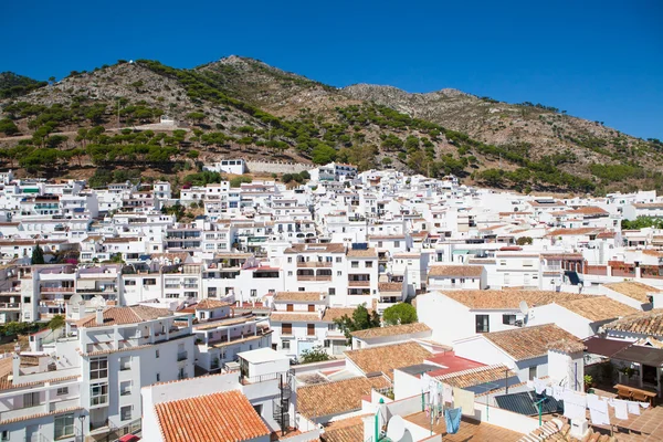 Mijas village, Andalúzia, Spanyolország. A tipikus fehér falu lo — Stock Fotó