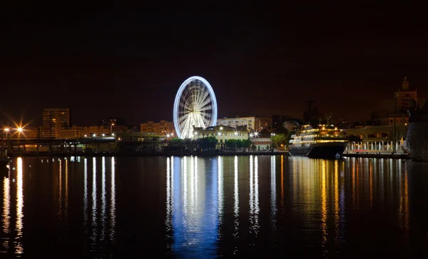 Luzes noturnas no porto de Málaga. Andaluzia, Espanha . — Fotografia de Stock