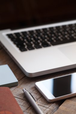 Ahşap Resepsiyon üzerinde başı işleri.