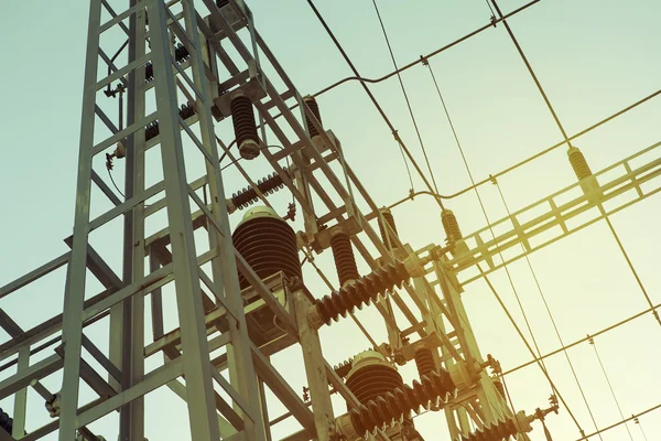 Estación de transformadores eléctricos . — Foto de Stock