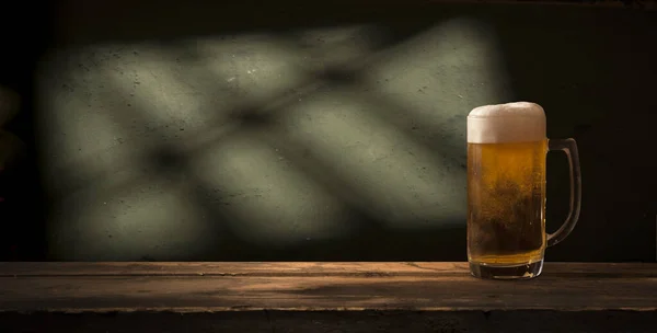 Glass Beer Wood Background Copyspace — Stock Photo, Image