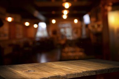 Barın üstü koyu kahverengi ve bardağın için boş alan