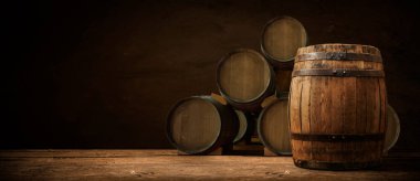 fıçının arka planı ve aşınmış eski ahşap masa