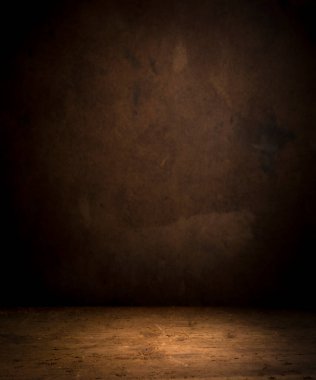 Seçili odak boş kahverengi ahşap masa ve duvar dokusu veya eski siyah tuğla duvar arkaplan bulanık görüntüsü. Fotomontaj ya da ürün gösterimi için