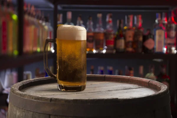 Oktoberfest Bière Tonneau Verres Bière Avec Blé Houblon Sur Table — Photo