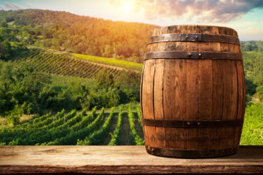 Tuscany, İtalya 'da üzüm bağında kırmızı şarap