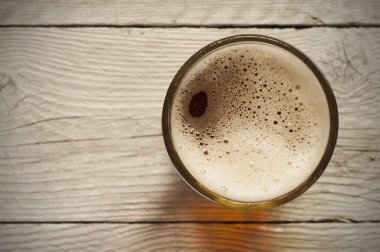 bir fıçı bira ile natürmort