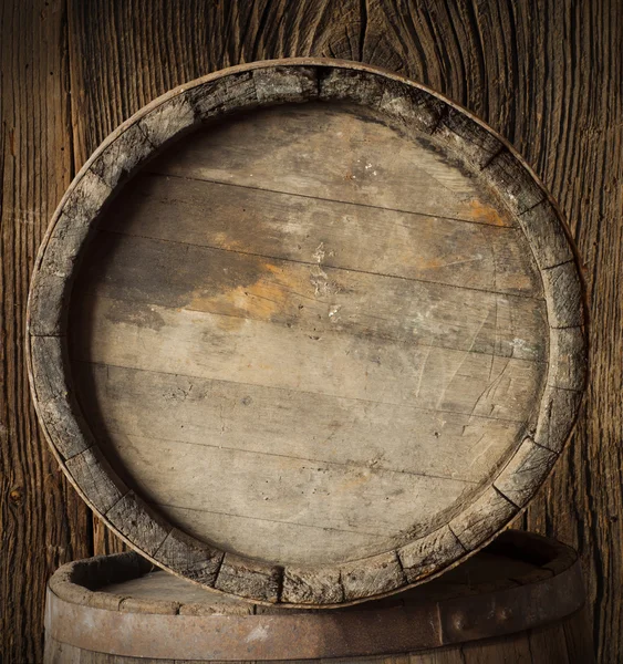 Fat för vin och öl i källaren — Stockfoto