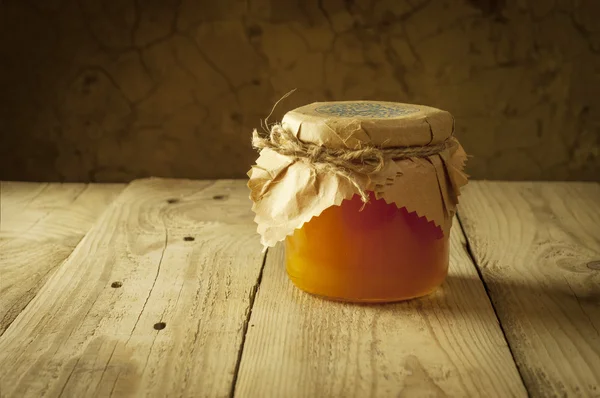 Honeycomb on frame with fresh honey — Stock Photo, Image