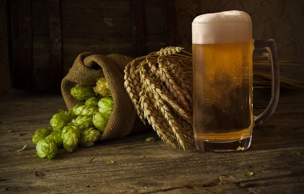 Holzfass für Bier, Wein und Whisky — Stockfoto