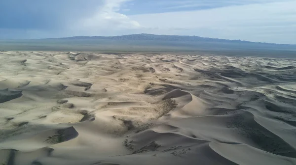 Dunas de arena en el desierto de Gobi en Mongolia —  Fotos de Stock