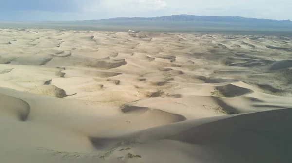 Dunes de sable dans le désert de Gobi en Mongolie — Photo