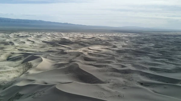 Dunas de areia no deserto de Gobi, na Mongólia — Fotografia de Stock