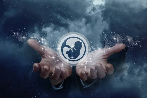 Las Manos Muestran Embriones Humanos Fondo Del Espacio Exterior —  Fotos de Stock