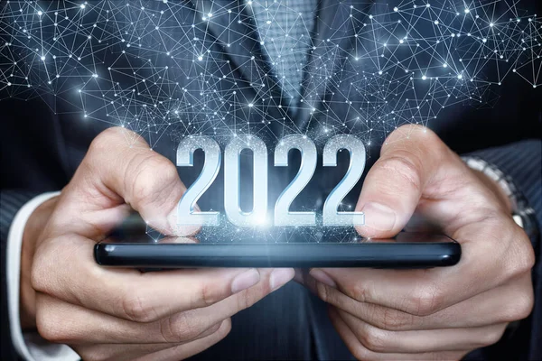 2022 Erscheint Auf Dem Tablet Des Geschäftsmannes Aus Dem Netzwerk — Stockfoto