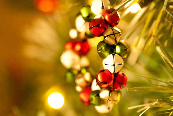 Jingle Bell çelenk Noel ağacı süsle yan görünüm