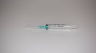 İğneler için tıbbi ve kozmetik şırıngalar