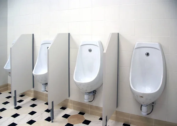 Veřejné Toalety Bílými Toaletami — Stock fotografie